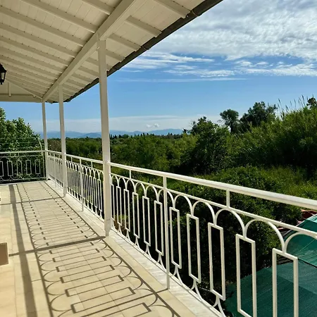 Captain Christos House Lefkímmi