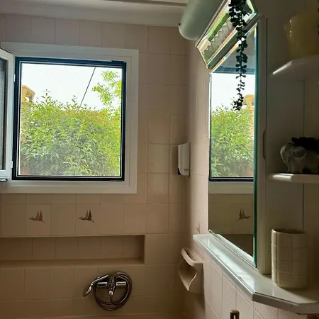 Captain Christos Family Garden House Апартаменты Лефкими