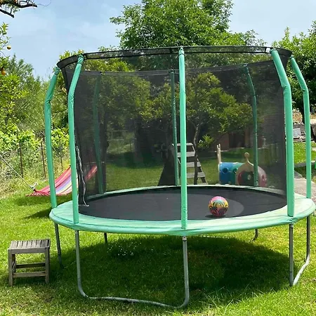Апартаменты Captain Christos Family Garden House Лефкими